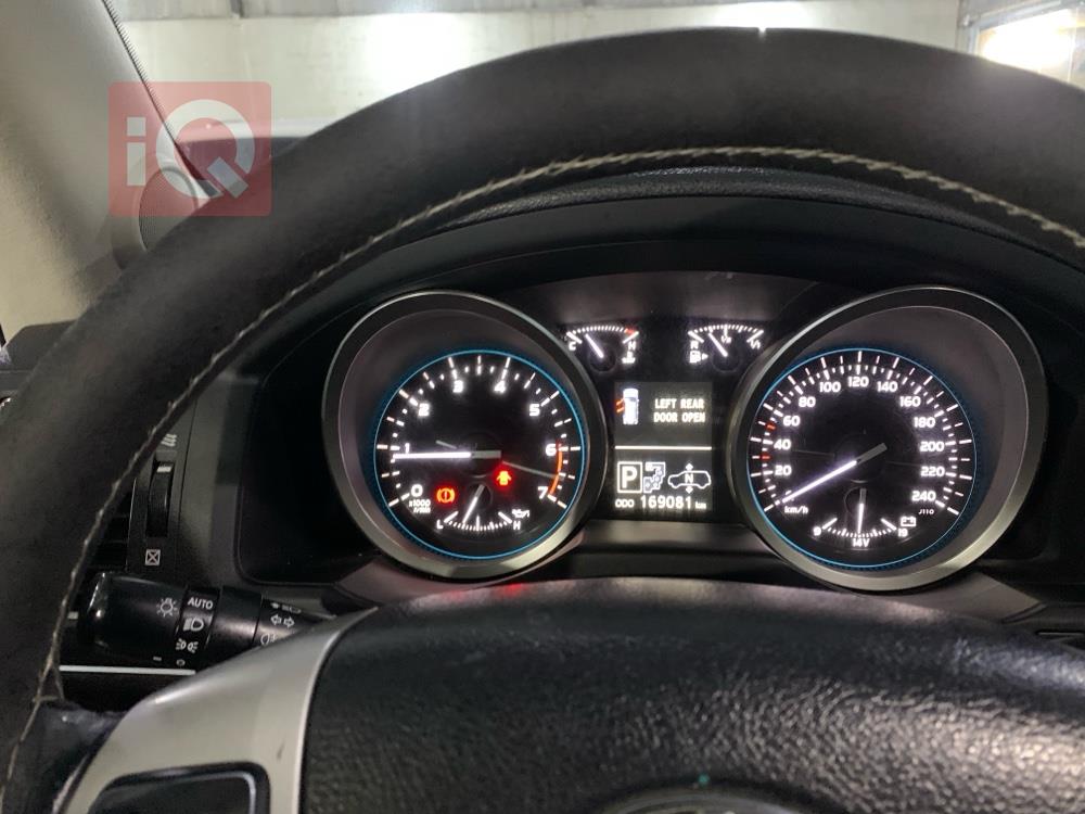 تۆیۆتا لاند کروزەر